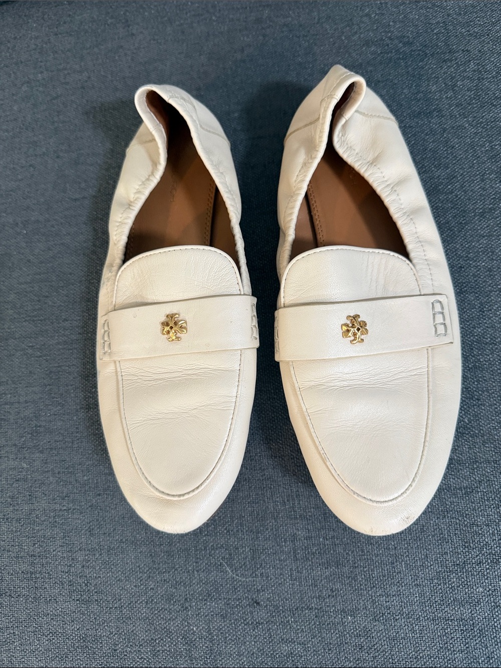 Tory Burch Cream Leather Women’s Loafers with Gold Logo